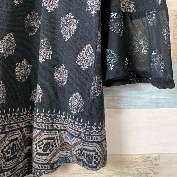 Lucky Brand Boho Bell Sleeves Top - Picture 4 of 6